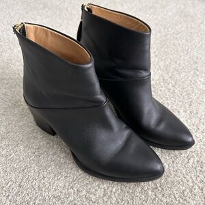 Nisolo Dari Black Boots